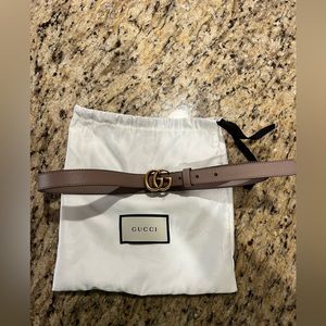 GUCCI THIN BELT WITH DOUBLE G BUCKLE